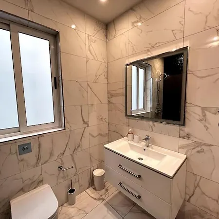 Viewline Seaview Modern 3 Bedroom مرسلوك