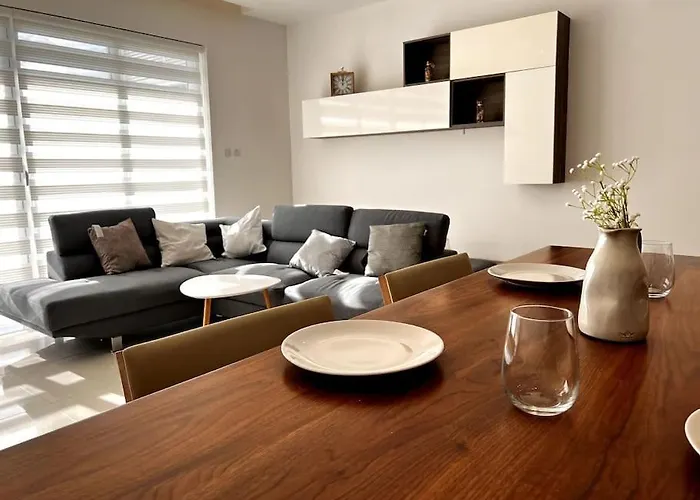 Viewline Seaview Modern 3 Bedroom